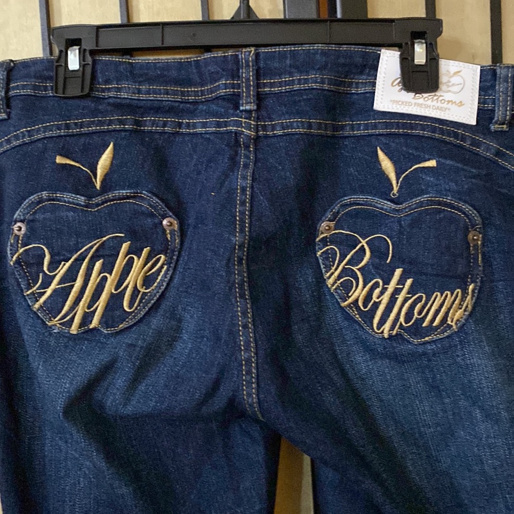 Vintage Apple Bottom Crops - Picture 5 of 5